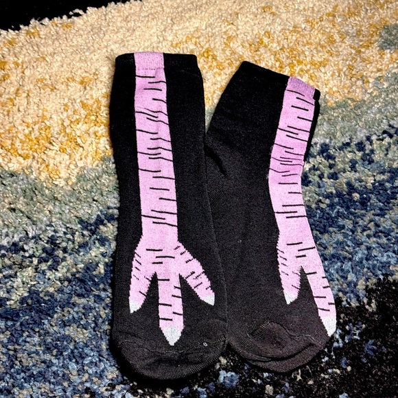 NEW Black & Lilac Chicken Feet Pattern Mid Tube Socks Trendy Funny Jokes Gym - Picture 1 of 5